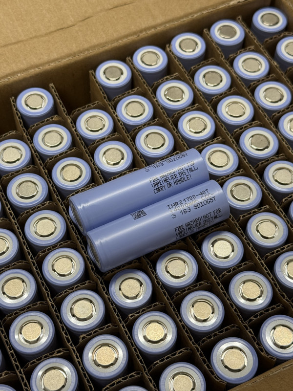 Акумулятор 21700 Samsung 40T Li-ion (≈3000mAh) — уцінена партія, елементи для PowerBank та DIY збірок, 21700 акумулятор недорого Акумулятор 21700 Samsung 40T Li-ion (≈3000mAh) — уцінена партія, елементи для PowerBank та DIY збірок, 21700 акумулятор недорого