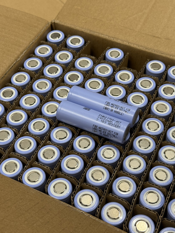 Акумулятор 21700 Samsung 40T Li-ion (≈3000mAh) — уцінена партія, елементи для PowerBank та DIY збірок, 21700 акумулятор недорого Акумулятор 21700 Samsung 40T Li-ion (≈3000mAh) — уцінена партія, елементи для PowerBank та DIY збірок, 21700 акумулятор недорого